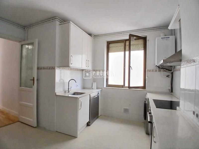 Foto 05c11656-41b5-45be-961c-5487e30b035c. Alquiler piso magnífico piso señorial en alquiler. calle ferraz. en Madrid