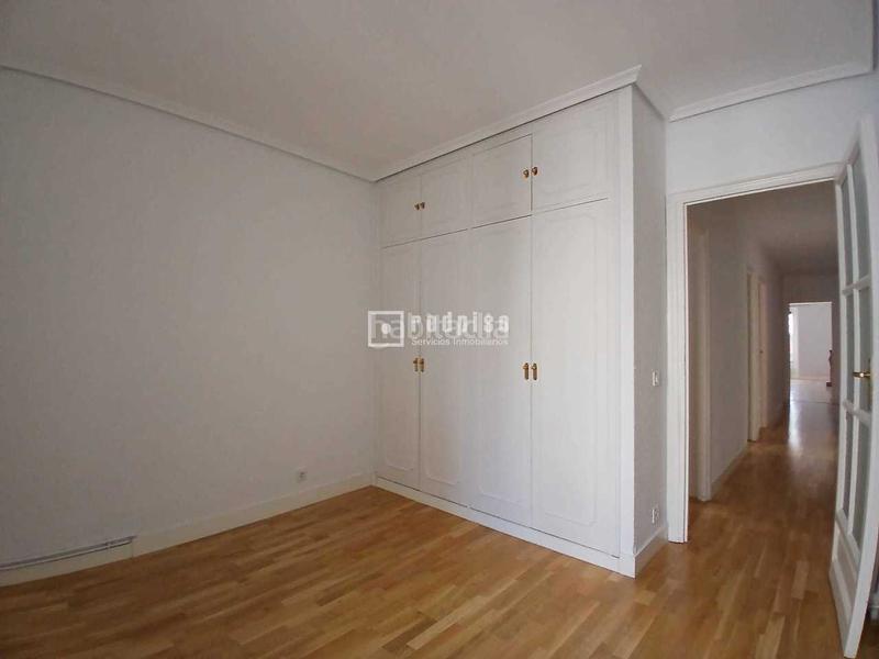 Foto 30fd3d9c-f4c2-49c6-9e2f-73ee54671992. Alquiler piso magnífico piso señorial en alquiler. calle ferraz. en Madrid
