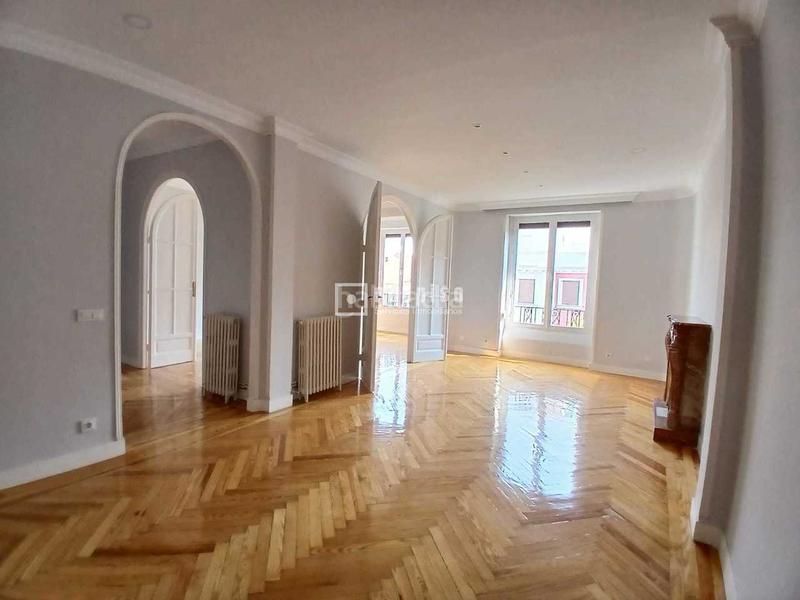 Foto 5aeded9c-ebe9-4381-87e3-456fc0bcce4b. Alquiler piso magnífico piso señorial en alquiler. calle ferraz. en Madrid