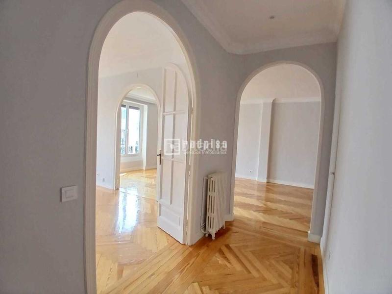 Foto b54fa13b-bbb3-48ea-a0e5-5d7e04a604fd. Alquiler piso magnífico piso señorial en alquiler. calle ferraz. en Madrid