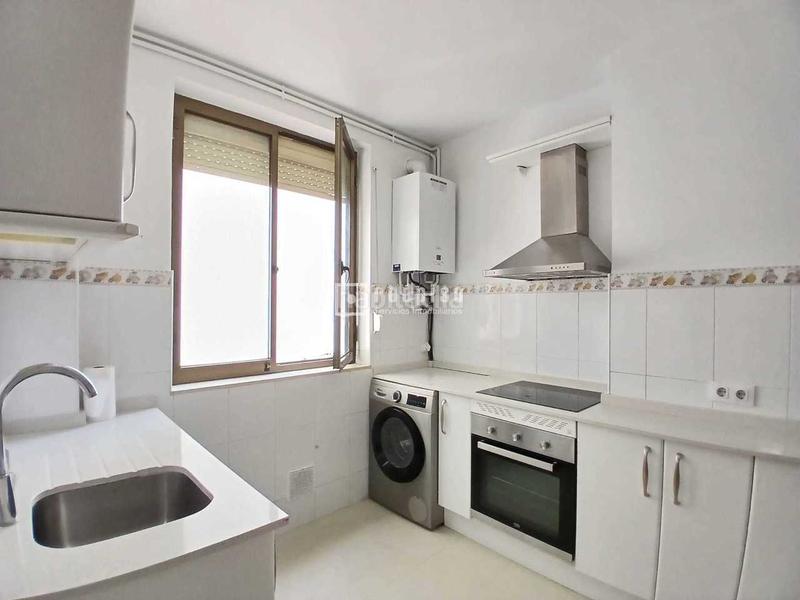 Foto fc4ff8c6-732b-49df-a441-271ad0d49ba8. Alquiler piso magnífico piso señorial en alquiler. calle ferraz. en Madrid