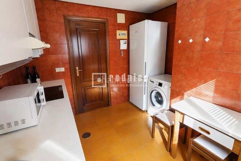 Foto b0b76ddf-0b1c-4fb3-a441-e7b78a537163. Lloguer pis amb calefacció a Argüelles Madrid