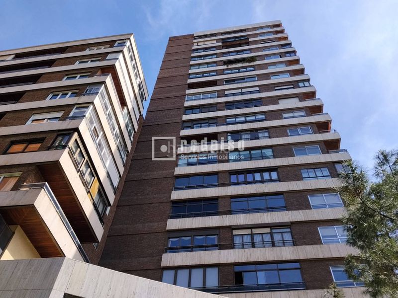 Foto f492bdf3-0a27-4b2f-ba1a-a0b51db4efd3. Piso en Gaztambide Madrid