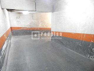 Car parking in de la Farmacia