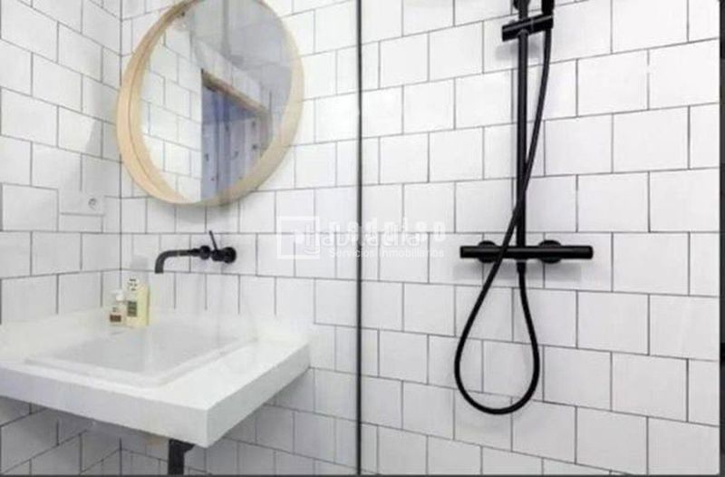 Foto 1b0d851a-e3df-497d-95e3-68d42f5b5ec8. Estudio en Justicia-Chueca Madrid