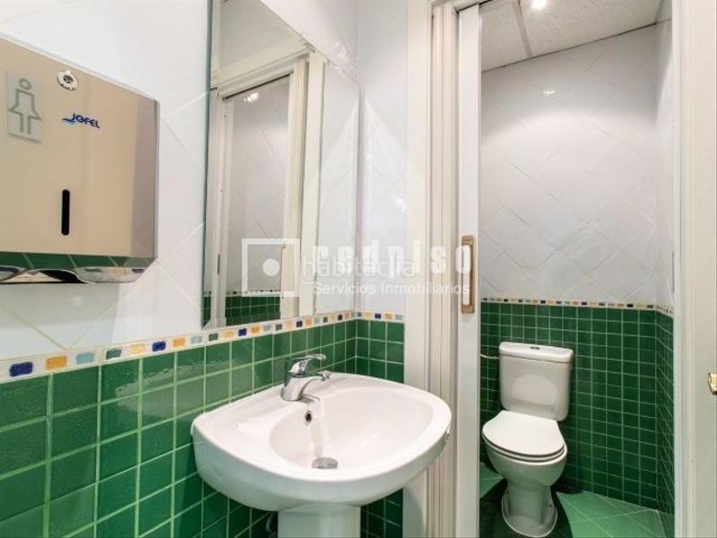 Foto b4858738-e720-41db-b633-f5c069d3163a. Local comercial a Centro-Ayuntamiento Pinto