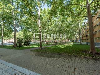 Piso en San José-Buenos Aires. Exclusivo piso reformado con terraza ascensor y plaza de garaje