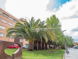 Aparcament cotxe en Centro-Ayuntamiento. Plaza de garaje disponible centro de pinto