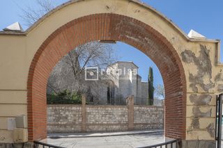 Flat in Centro-Ayuntamiento. Vivienda en centro egido de pinto incluye plaza de garaje