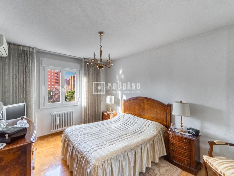 Foto 76e65fe3-a6e4-473b-94be-8d7c4405a2e3. Piso luminoso piso en esquina con vistas!! en Pavones Madrid