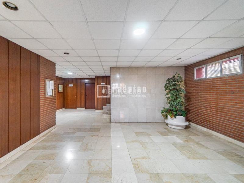 Foto c5b0f05a-274e-4d33-8c8b-3ae7e00de707. Piso luminoso piso en esquina con vistas!! en Pavones Madrid