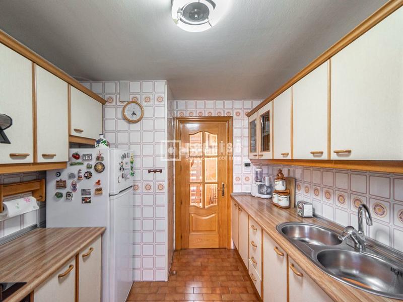 Foto ce6aa8e7-24ef-4534-9b5c-c2f13374915c. Piso luminoso piso en esquina con vistas!! en Pavones Madrid