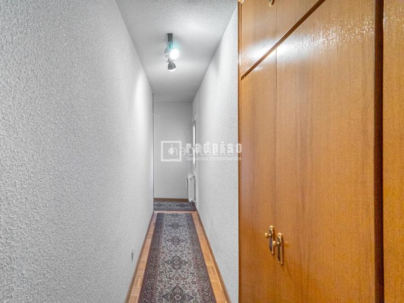Foto d64e9db9-7113-4b34-b3d0-2e2c10371568. Piso luminoso piso en esquina con vistas!! en Pavones Madrid
