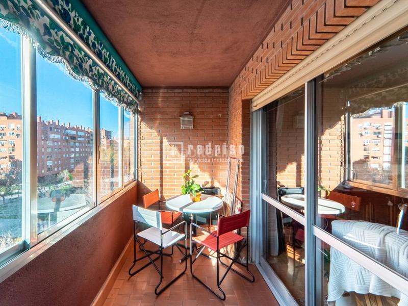 Foto db3c0331-85e6-4b9c-b1bb-1abd3beed13c. Piso luminoso piso en esquina con vistas!! en Pavones Madrid