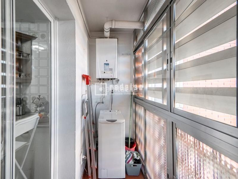 Foto f766d543-724d-4604-b1b4-017a417eb1b2. Piso luminoso piso en esquina con vistas!! en Pavones Madrid
