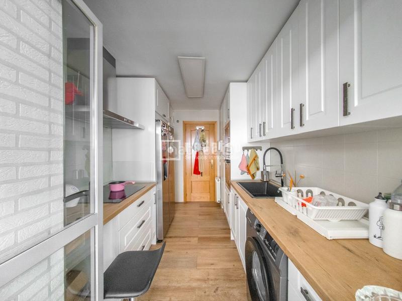 Foto db6e383b-b237-4ef7-a50e-bda359f45327. Appartamento con riscaldamento parcheggio in Valdebernardo-Valderribas Madrid