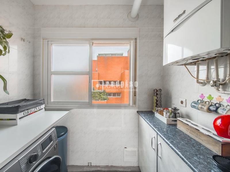 Foto 0abd6212-8210-457e-9b2f-08b3decb34ad. Piso oportunidad en valdebernardo! piso totalmente reformado listo para entrar a vivir! en Madrid