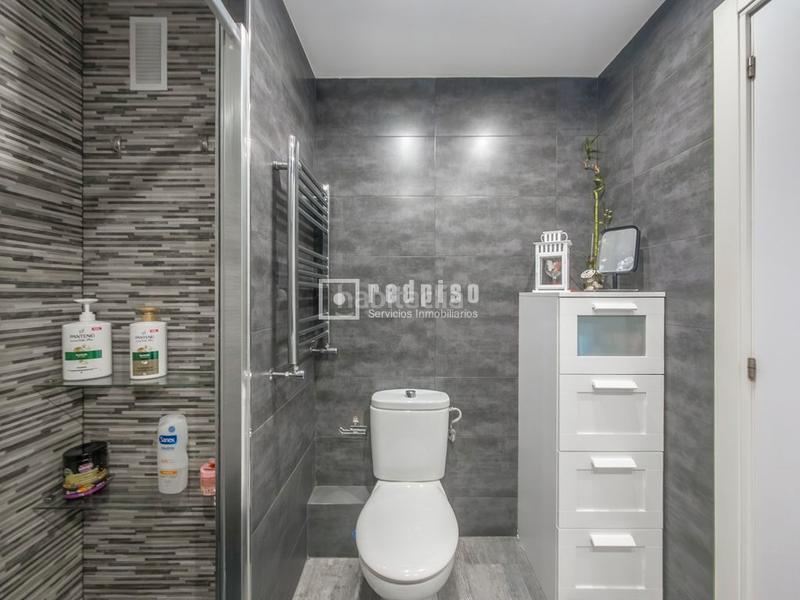 Foto 0ae82435-19b9-4a77-a4a5-3701c70a7bde. Piso oportunidad en valdebernardo! piso totalmente reformado listo para entrar a vivir! en Madrid