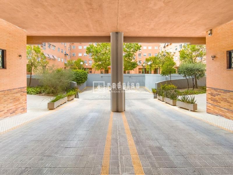 Foto 374ecf5c-c82d-465e-b25e-c5fd07f49122. Piso oportunidad en valdebernardo! piso totalmente reformado listo para entrar a vivir! en Madrid