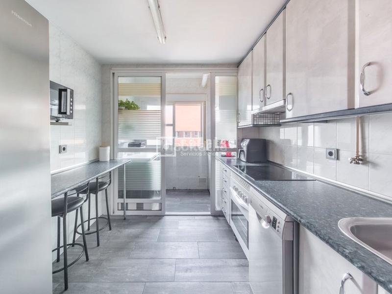 Foto 59b8021f-812f-4fa7-a412-171143991391. Piso oportunidad en valdebernardo! piso totalmente reformado listo para entrar a vivir! en Madrid