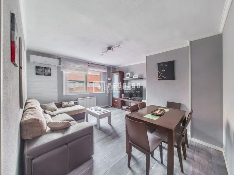 Foto bdd6fa6a-a7ab-487c-bb55-f89447060fe6. Piso oportunidad en valdebernardo! piso totalmente reformado listo para entrar a vivir! en Madrid
