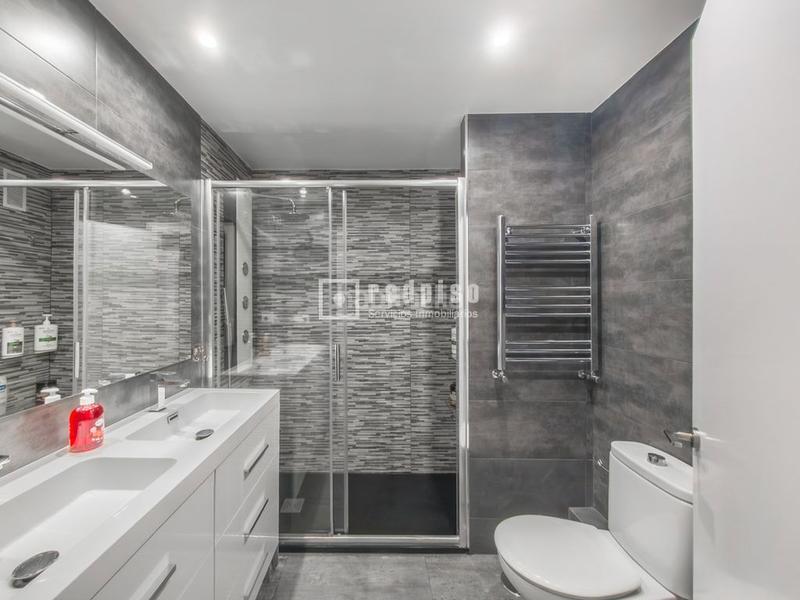 Foto def9af7a-eb81-456f-a442-c0d0829a20b3. Piso oportunidad en valdebernardo! piso totalmente reformado listo para entrar a vivir! en Madrid