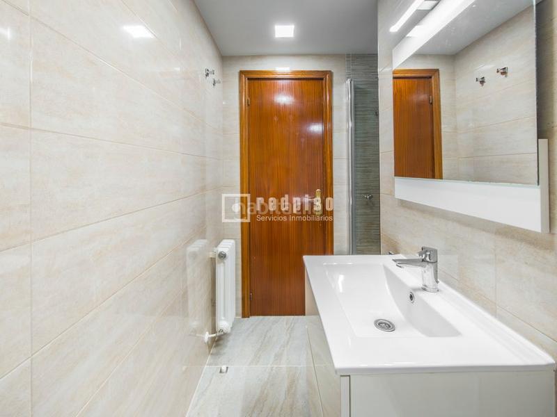 Foto 80954cb6-bd7c-4367-a843-0c908910a073. Appartement avec chauffage parking dans Pavones Madrid