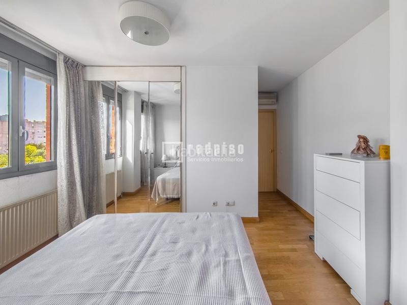 Foto 47689540-860f-4110-82ff-500ef3d15565. Piso oportunidad en bulevar josé prat! amplio y luminoso piso de 3 dormitorios. en Madrid
