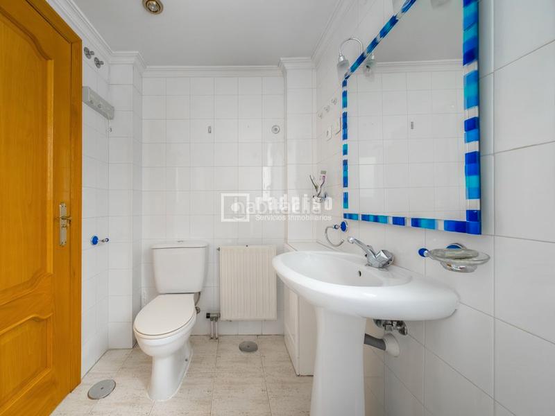 Foto a6c0e135-4bc6-4ba8-8151-00e11c8a9109. Appartamento con riscaldamento parcheggio in Valdebernardo-Valderribas Madrid