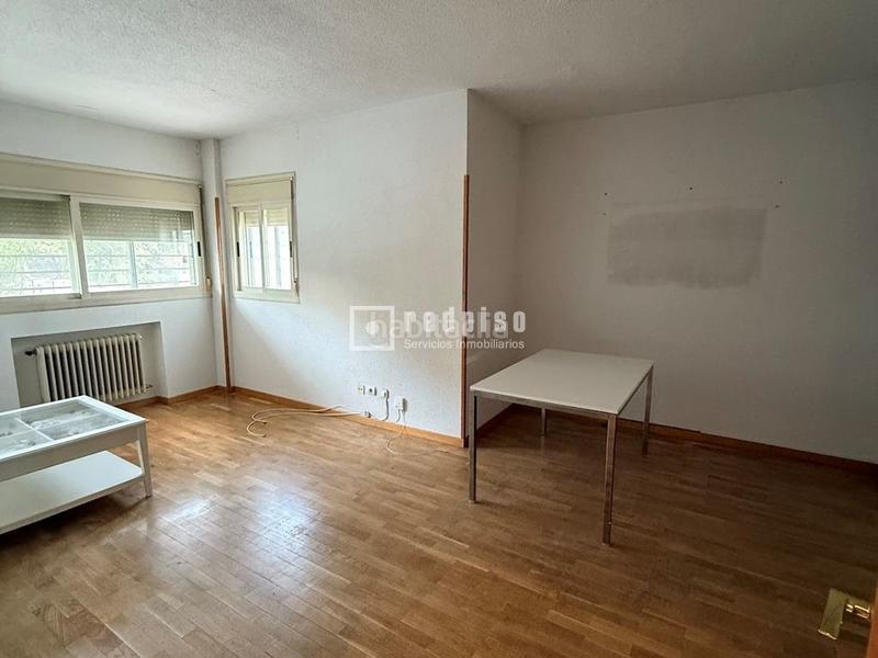 Foto 40c60275-355b-428d-ab31-8fb2bcc8ff88. Piso  en venta en valdebernardo calle juglares en Madrid