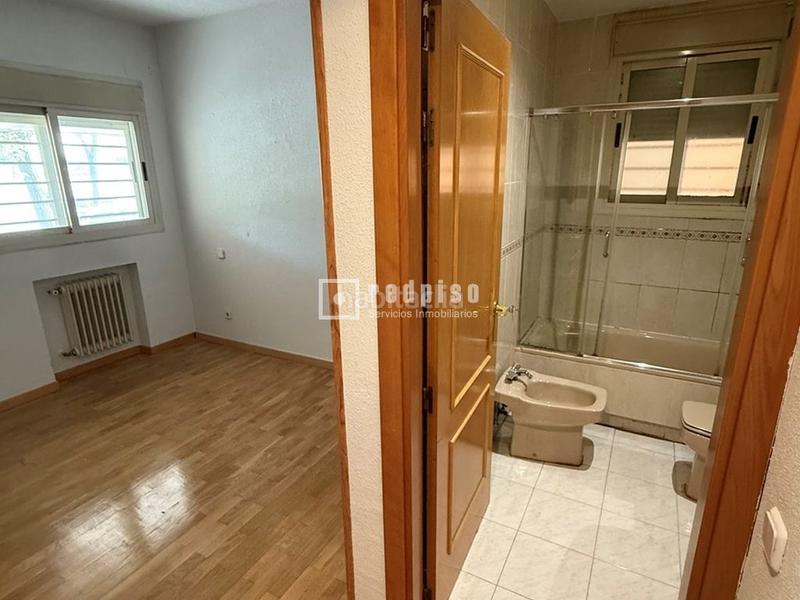 Foto 7edb32fb-47b5-4304-b36c-494b6af47da6. Piso  en venta en valdebernardo calle juglares en Madrid