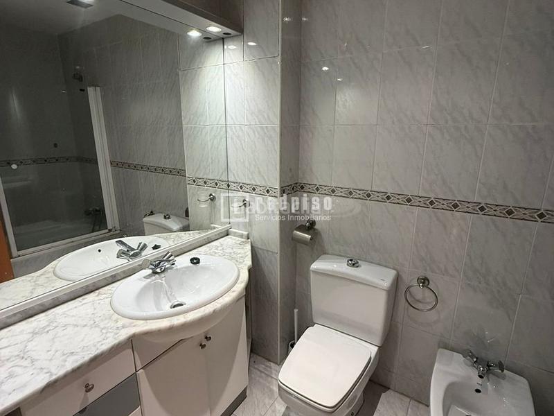 Foto 8a5bf973-258f-448e-9166-c7294486e105. Piso  en venta en valdebernardo calle juglares en Madrid
