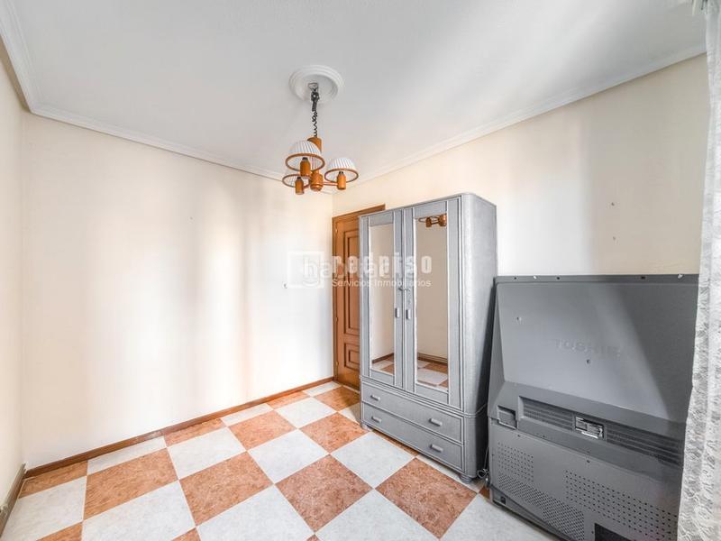 Foto adc22efa-3197-4455-9ab5-0e309c7e14d5. Pis amb calefacció a Pavones Madrid