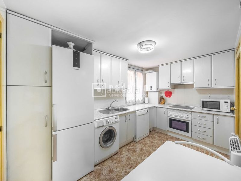 Foto 43f6a8a0-86f1-47d3-888d-84874bb6d959. Flat with heating parking in Valdebernardo-Valderribas Madrid