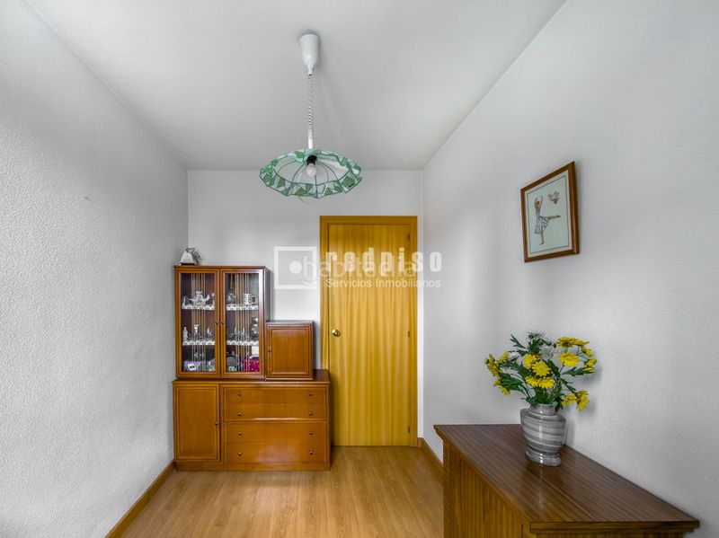 Foto ab645875-37b4-4088-9a2e-99417fd45fd4. Flat with heating parking in Valdebernardo-Valderribas Madrid