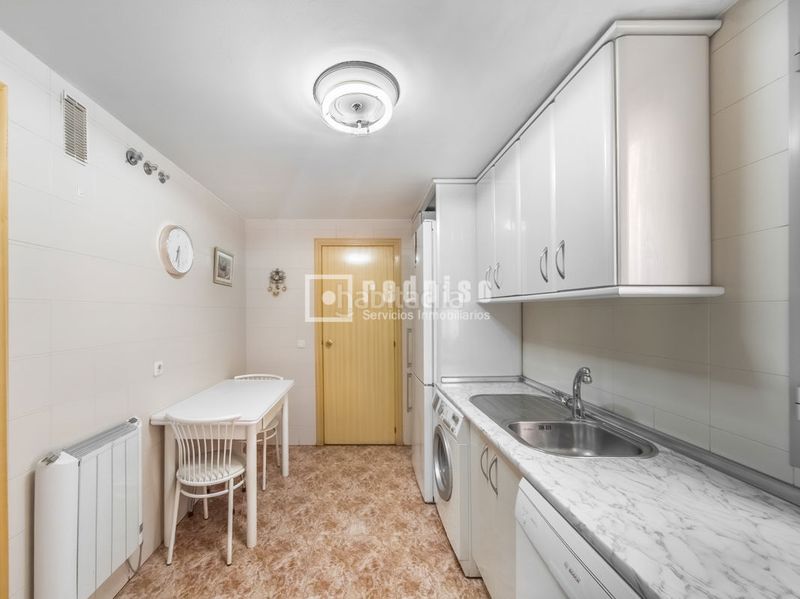 Foto d0fd1b5d-c634-461a-85c9-2dcc62c75182. Flat with heating parking in Valdebernardo-Valderribas Madrid