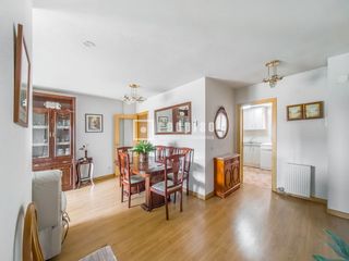 Flat  De jos� prat. Excelente piso de 4 dormitorios!!