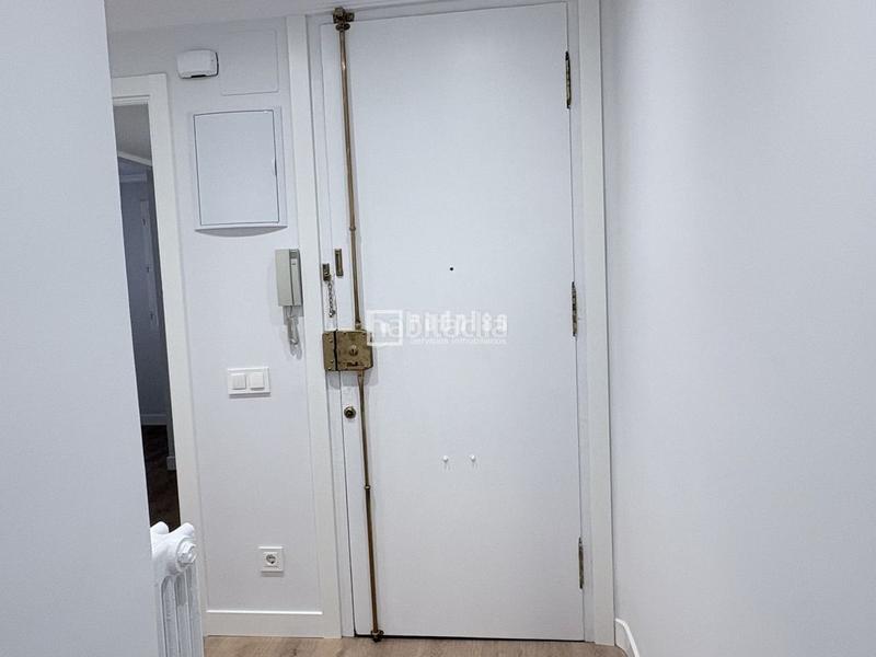 Foto edbef30b-2f12-44b0-8048-4c97544a5778. Alquiler piso excelente alquiler en general díaz porlier en Madrid