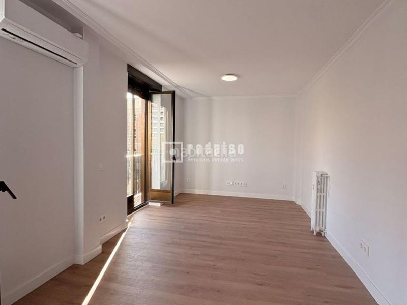 Foto 97617d21-2711-4f2f-88c5-5f047c90264b. Miete etagenwohnung mit heizung in Lista Madrid