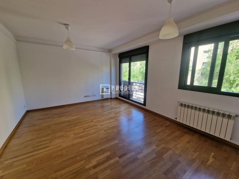 Foto 05d3fec2-5254-4701-8213-6bacb9df5034. Piso en Simancas Madrid