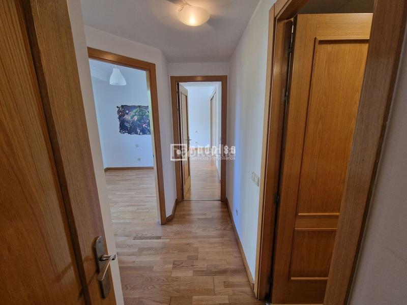 Foto 28dc309a-7ebd-4bd7-91a2-e04f6541a0fe. Piso en Simancas Madrid