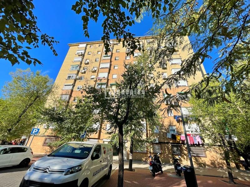 Foto 358df8dd-e87f-42c8-8047-669fc0c5a820. Flat in Simancas Madrid