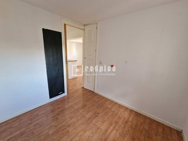 Foto 2a54ea7e-b3d3-4733-81d5-384c9e1b8263. Piso en Simancas Madrid