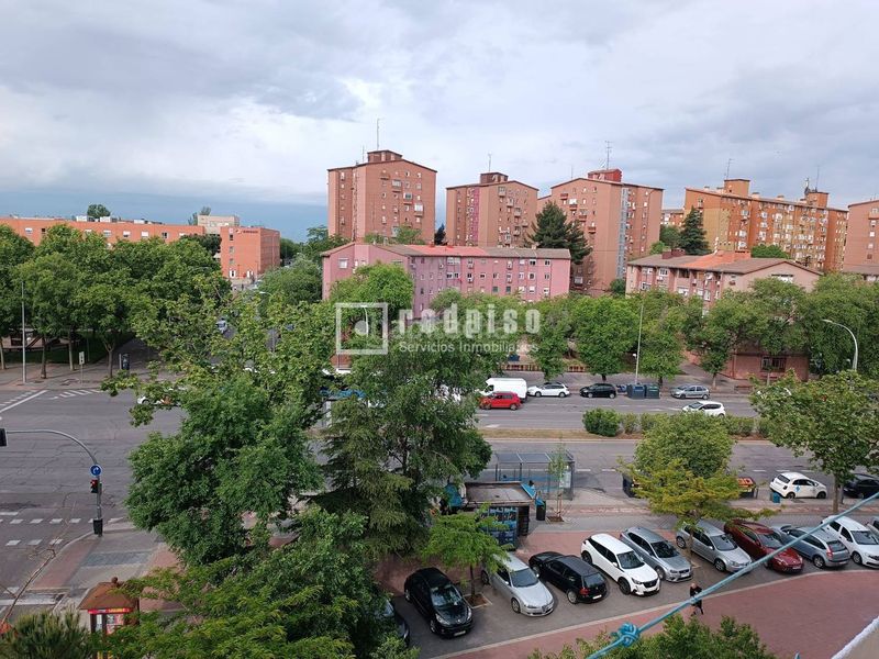 Foto 2666afd4-21df-4c7e-a001-ce8de44e5519. Piso en Simancas Madrid