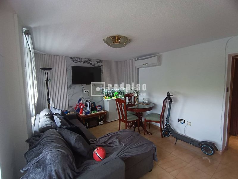 Foto 26a2e566-575d-4f37-8cd5-e081c112445a. Piso en Simancas Madrid