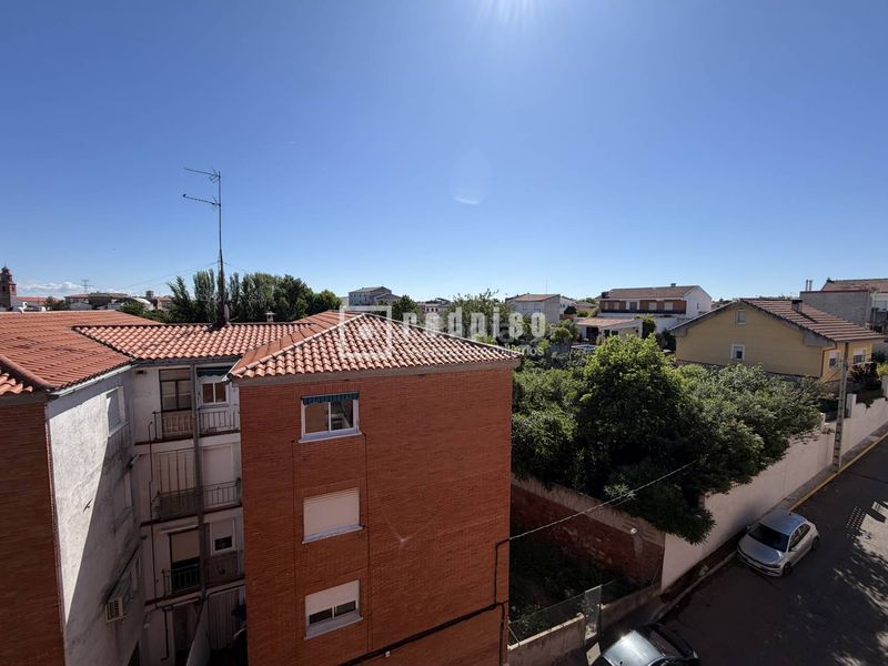 Foto 121b7ff5-81c5-49e1-a265-ff599f047125. Pis a Cazalegas
