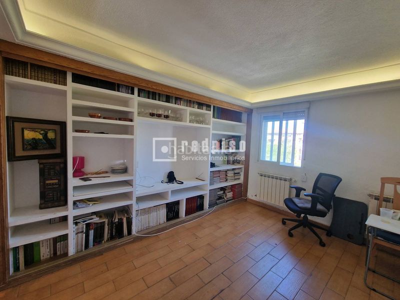 Foto ef3fb00a-2193-4eac-90ad-77b7a22e00e0. Piso en Pueblo Nuevo Madrid