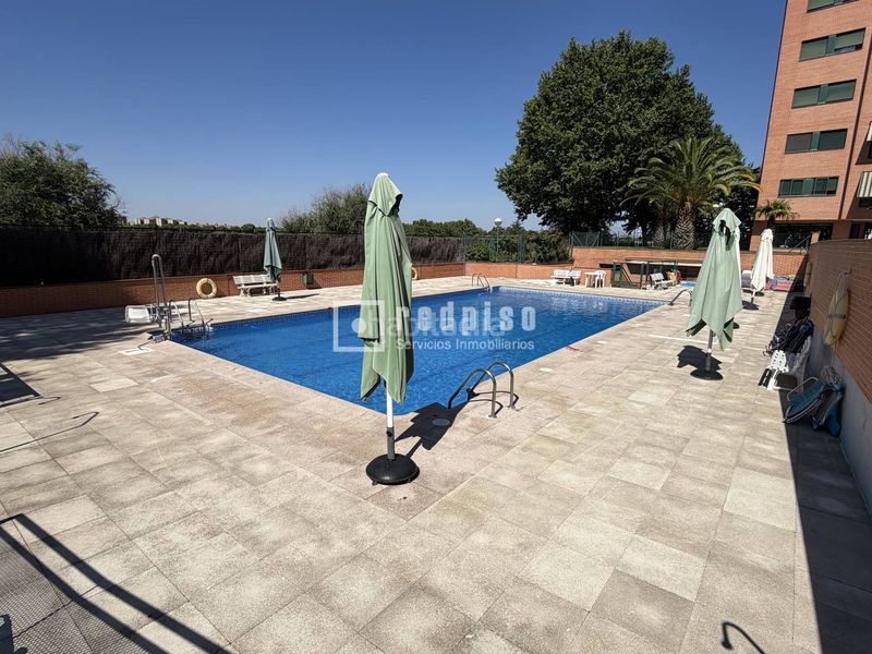 Foto 54ee2ade-2e31-4bda-872d-c89c3401a5ef. Flat with heating parking pool in Pueblo Nuevo Madrid