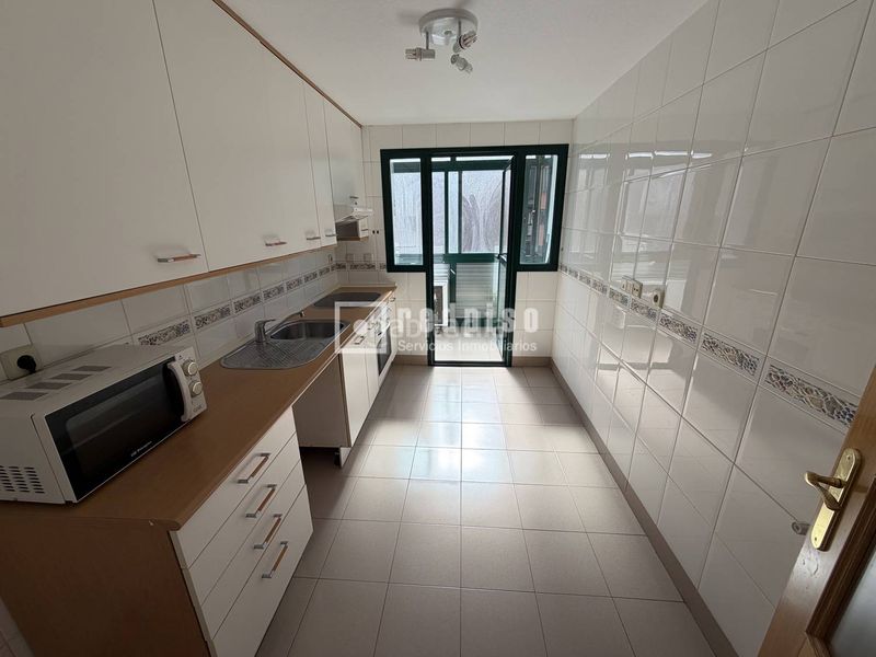 Foto 5a16dd9d-a31e-48ba-b73c-cdcc4e9f6bd3. Flat with heating parking pool in Pueblo Nuevo Madrid