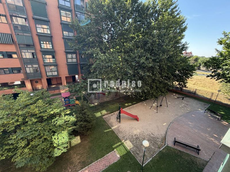 Foto 6d9b62a5-98c7-45d1-8f34-827aa7e06f52. Flat with heating parking pool in Pueblo Nuevo Madrid
